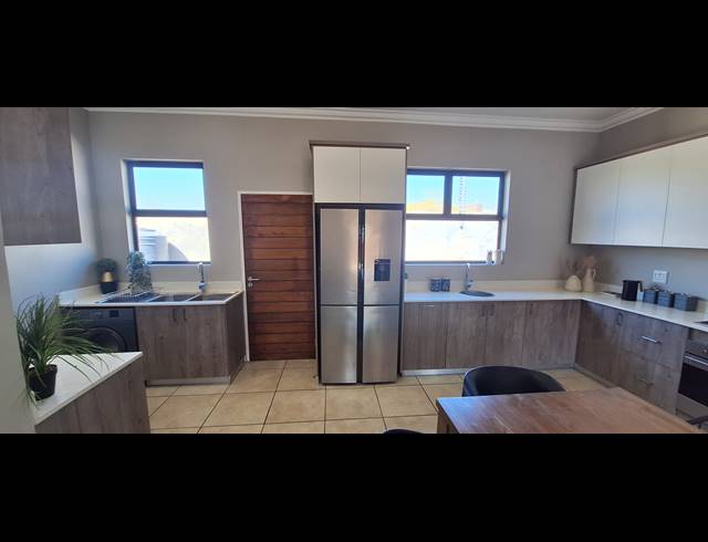 3 BEDROOM SIMPLEX FOR SALE IN SIX FOUNTAINS RESIDENTIAL ESTATE